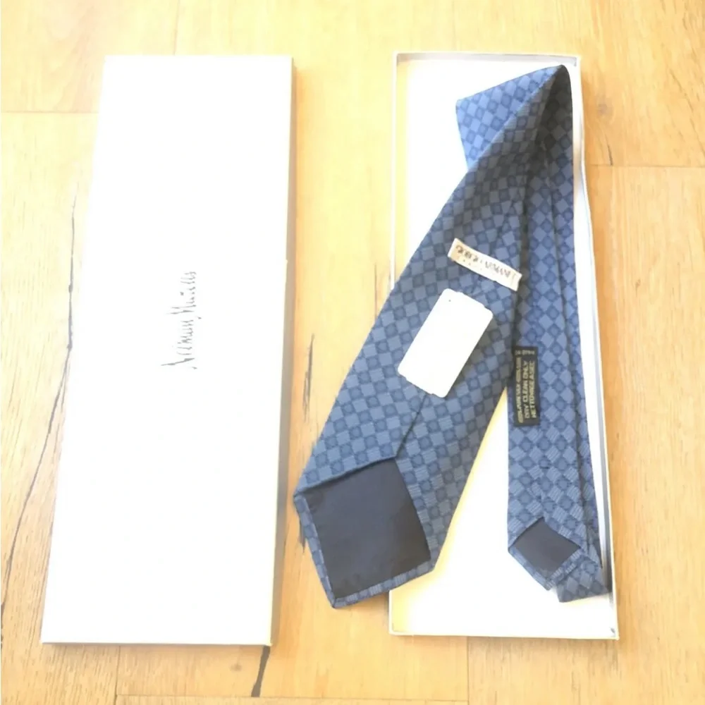 🔥ARMANI silk tie NEW STUNNING giftable price firm!